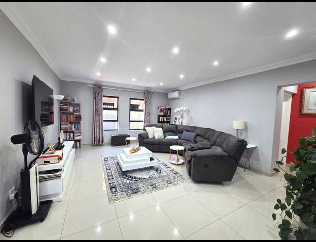 4 BEDROOM HOUSE FOR SALE IN MELODIE